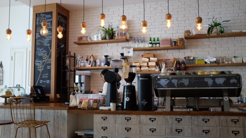 vitrine-BEZAUDUN LES ALPES-min_coffee_shop_light_cafe_coffee_shop-32620